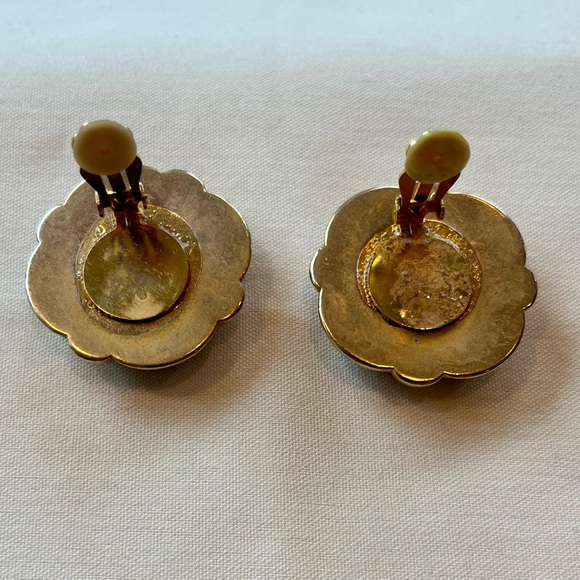 Vintage Gold and Black Earrings - Picture 7 of 16